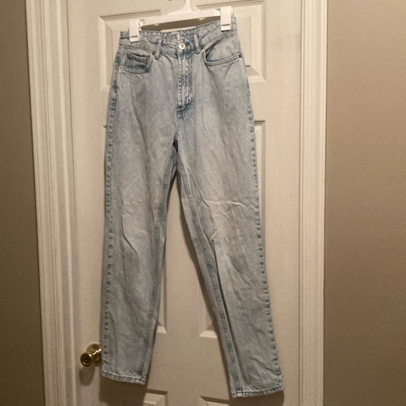 5/$25 BDG Light Wash Jean - Picture 1 of 9